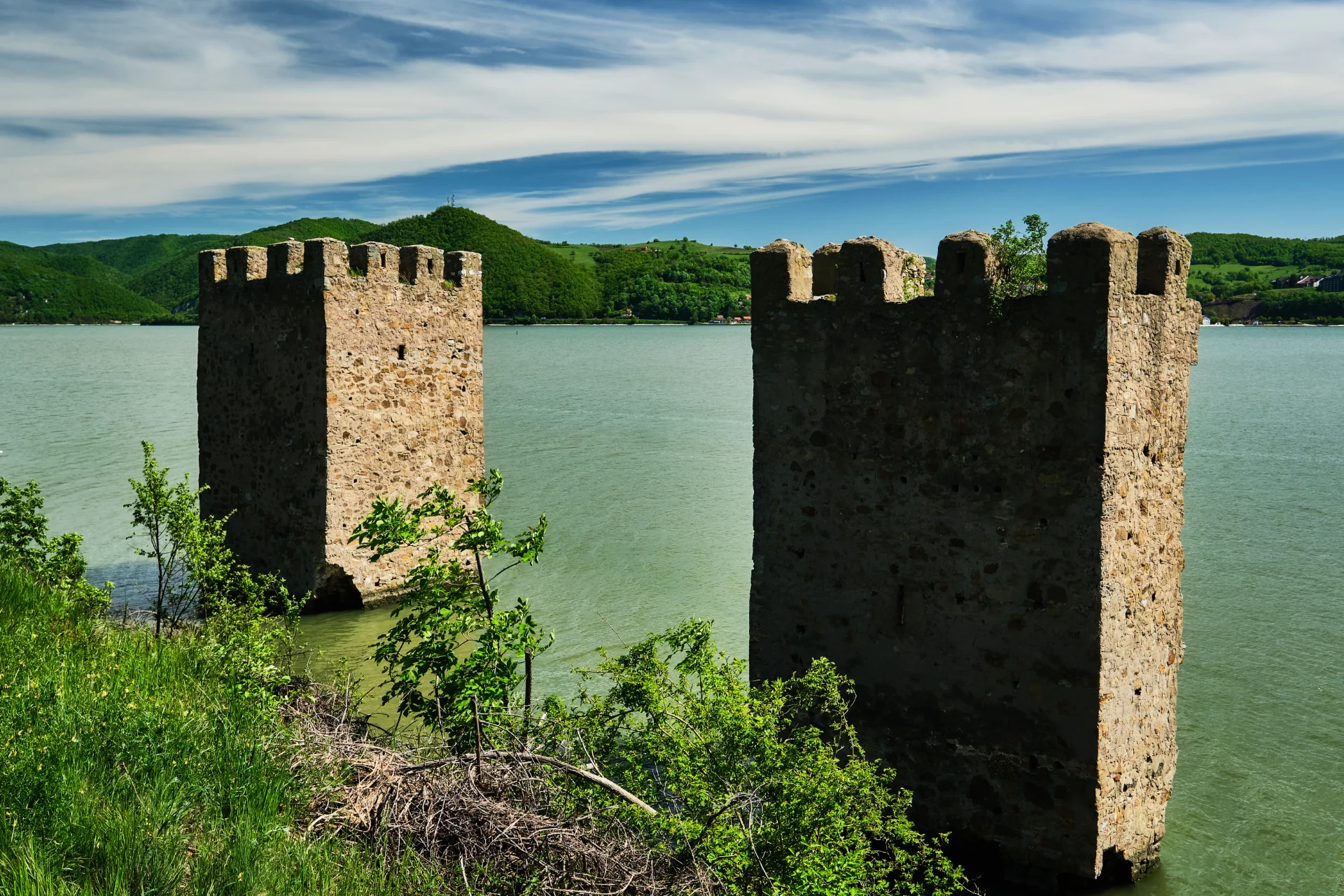 Cetatea Trikule - Parcul Natural Portile de Fier - Destinatii Romania 19