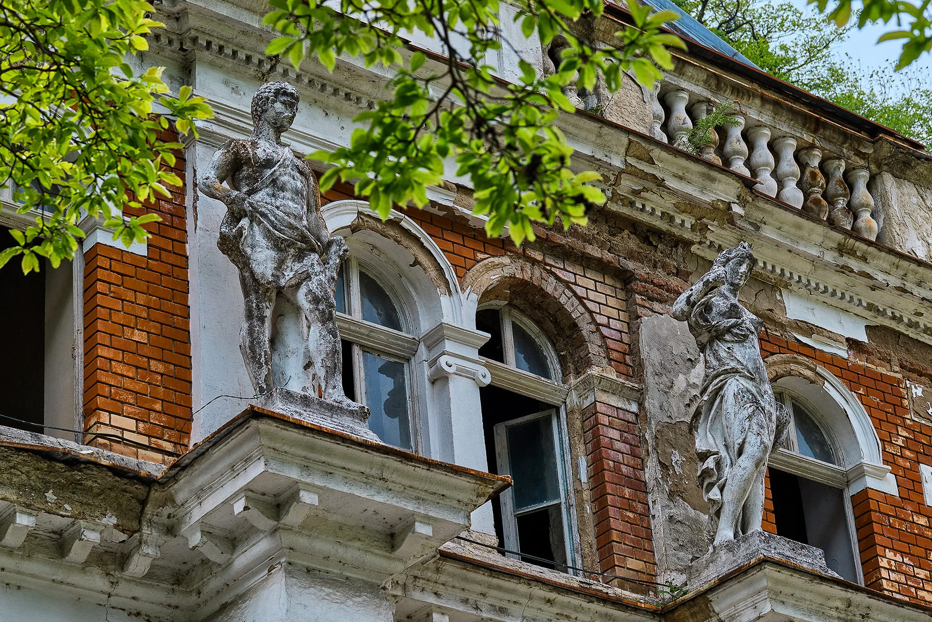 Detalii Arhitectura - Statiunea Baile Herculane - Destinatii Romania 17