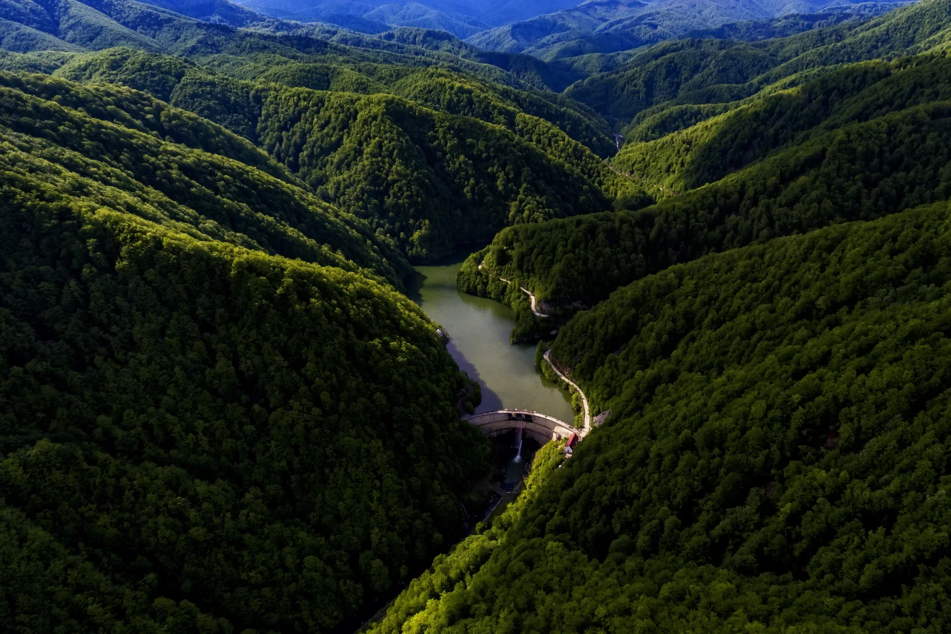 Lacul Clocotiș Valea Bistrița - Târgu Jiu Județul Gorj 107