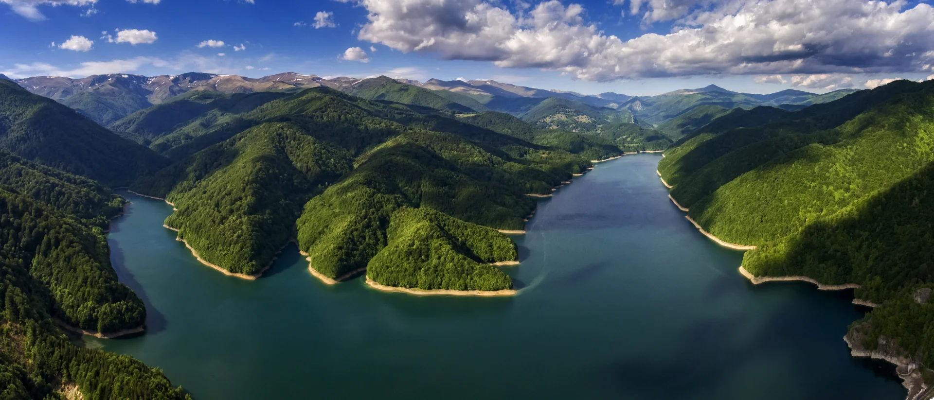Lacul Valea lui Iovan - Parcul National Domogled - Valea Cernei - Destinatii Romania 075