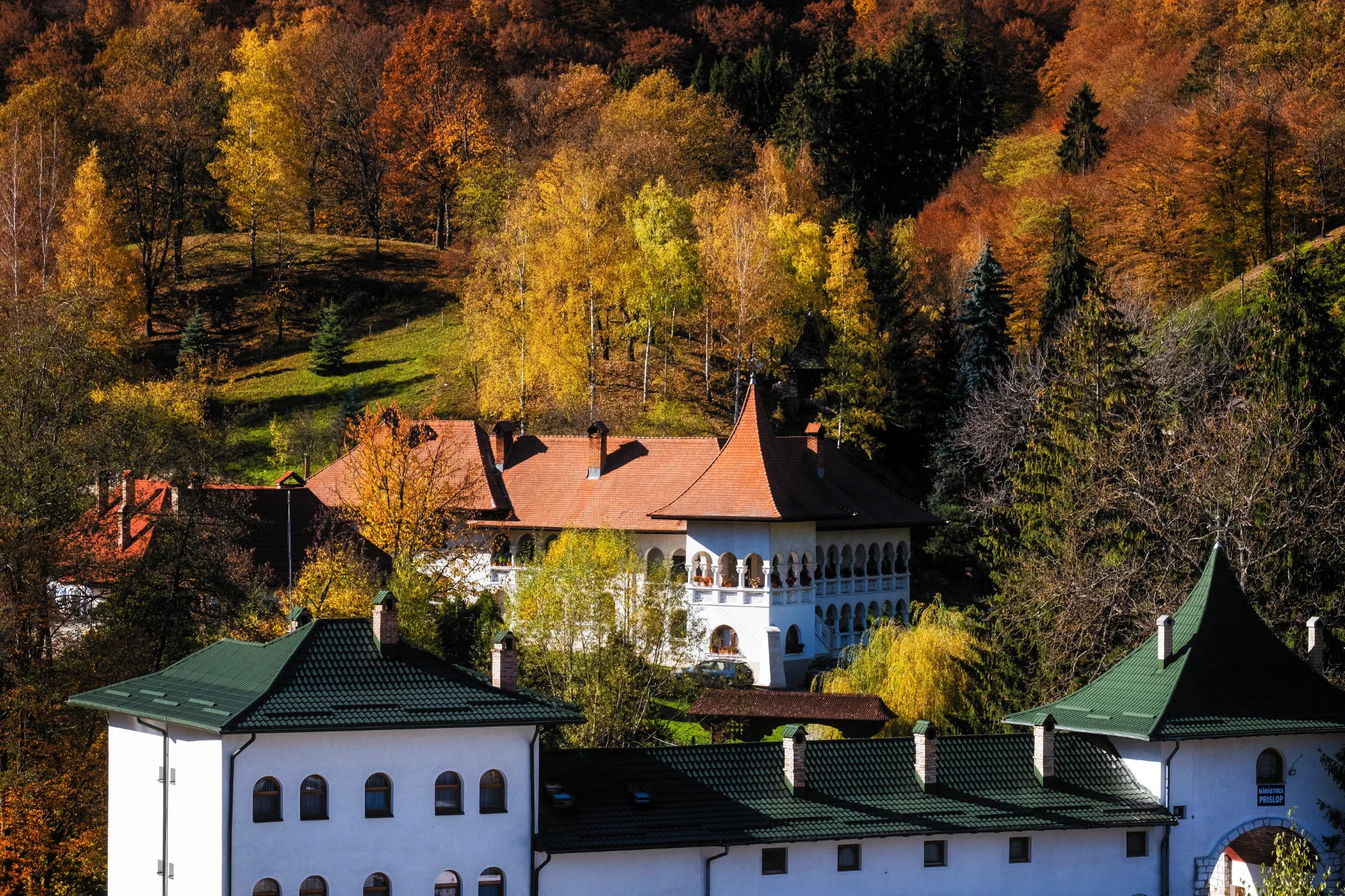 Mănăstirea Prislop - Tara Hategului - Destinatii Romania 27