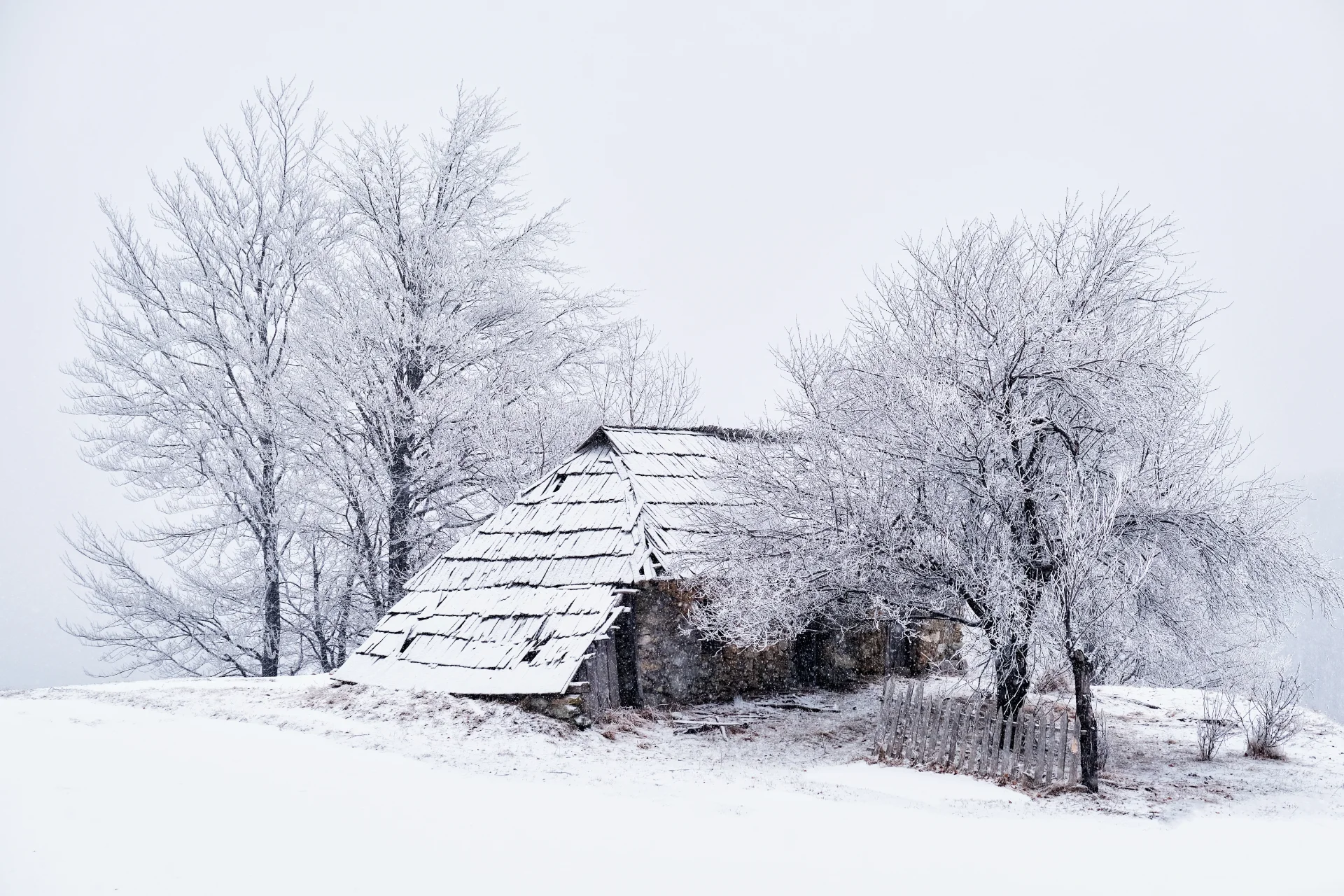 Munții Mehedinți - Parcul National Domogled - Valea Cernei - Destinatii Romania 013