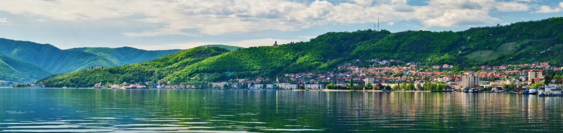 Panoramă Orșova - Parcul Natural Portile de Fier - Destinatii Romania 53