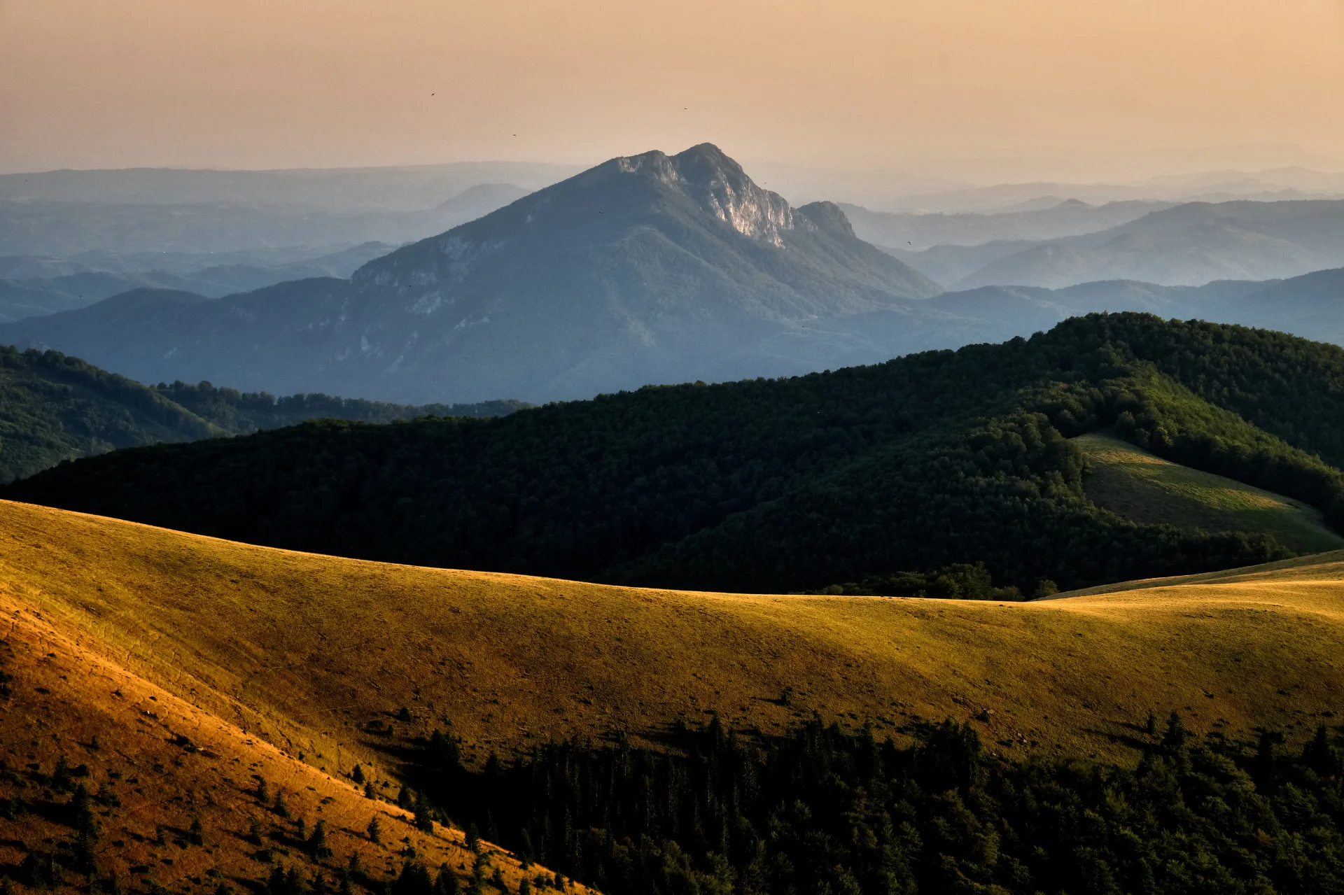 Piatra Cloșani - Parcul National Domogled - Valea Cernei - Destinatii Romania 055