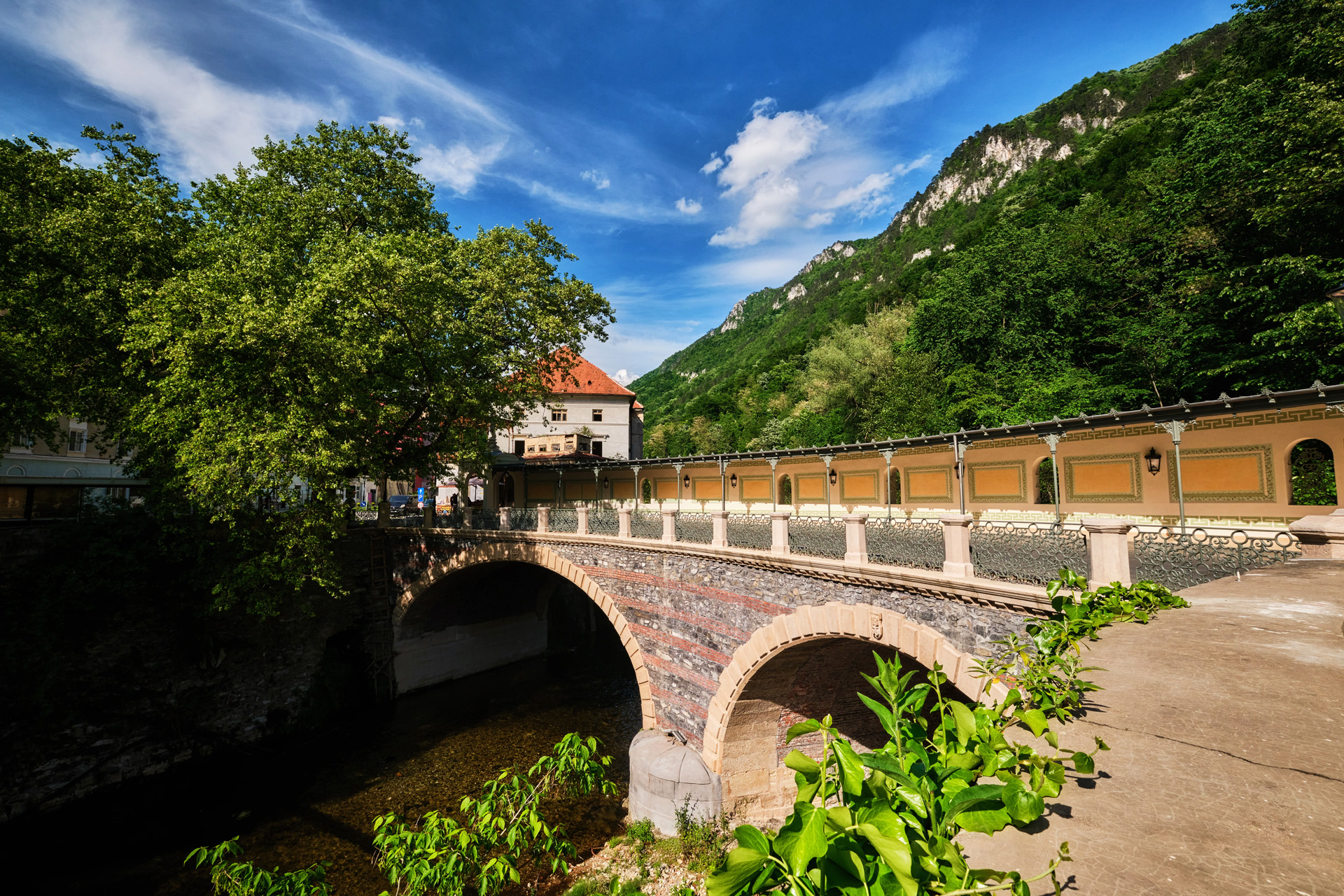 Podul de Piatra - Statiunea Baile Herculane - Destinatii Romania 36