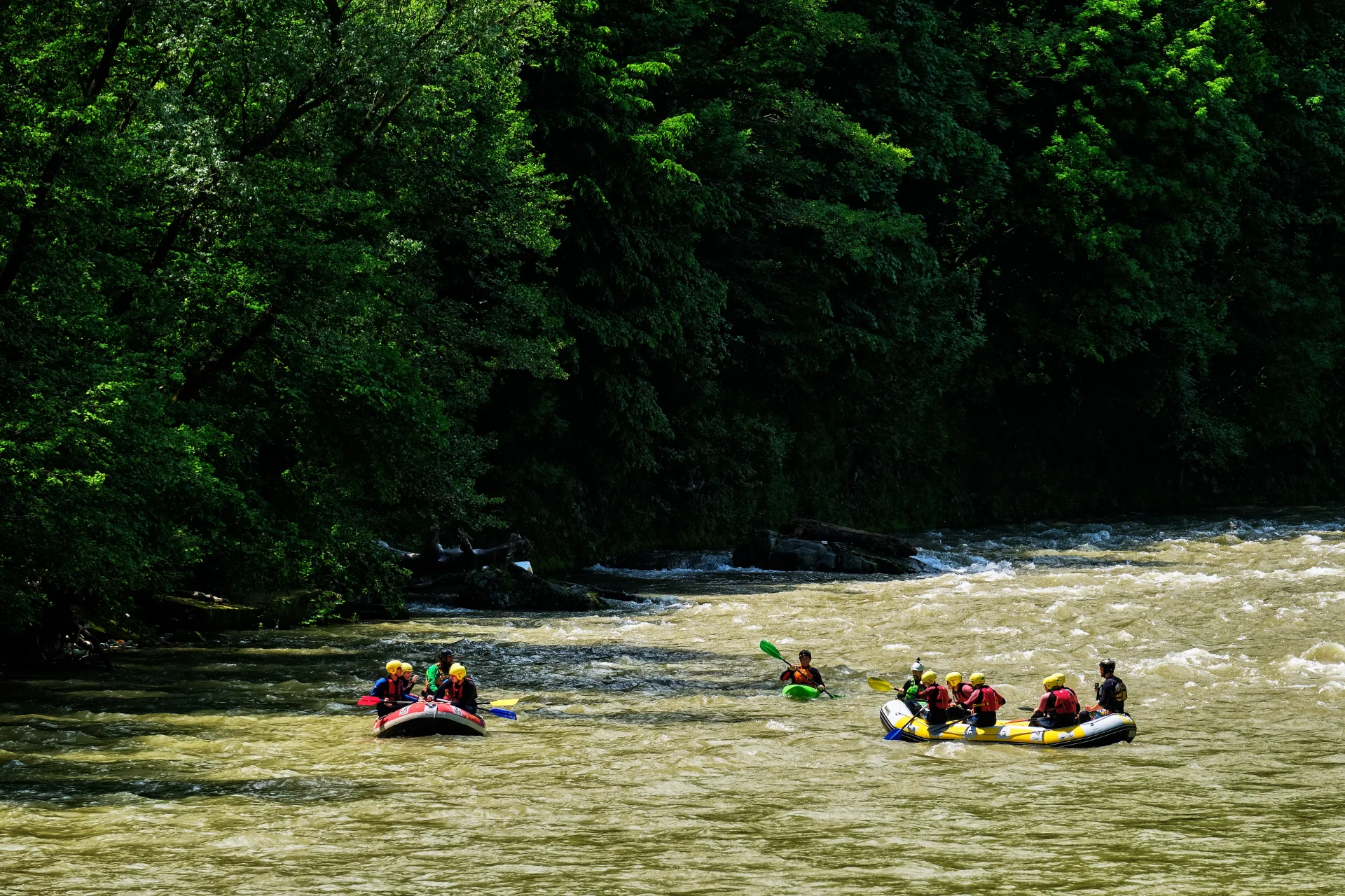 Rafting pe Jiu - Parcul National Defileul Jiului - Destinatii Romania 27
