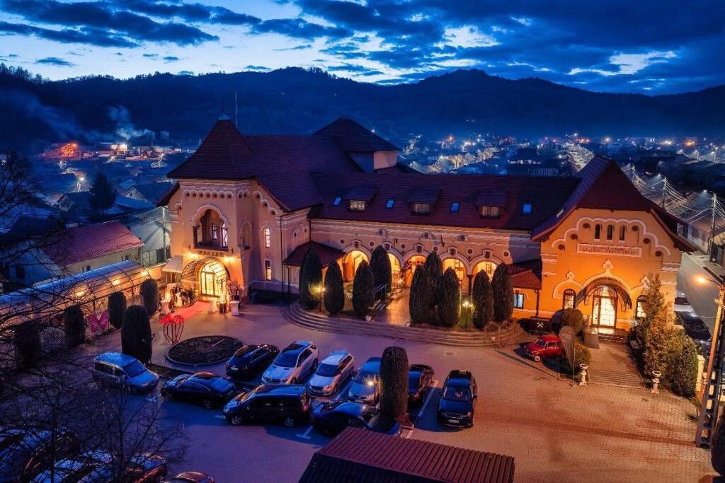 Recomandari Cazare Defileul Jiului - Hotel La Belle Epoque