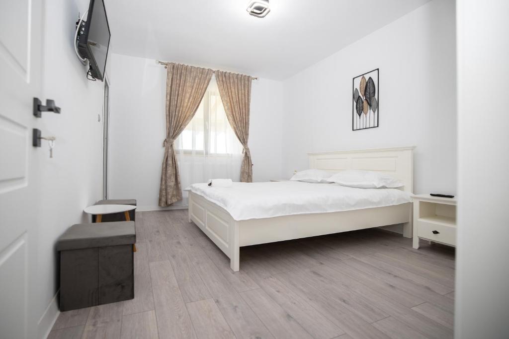 Recomandari Cazare Targu Jiu si Imprejurimi - Rem Garden Novaci