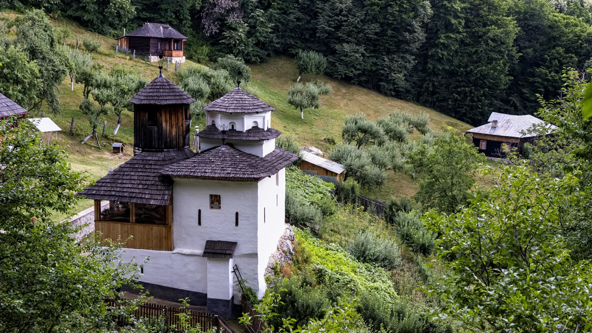 Schitul Cioclovina de Jos - Târgu Jiu Județul Gorj 017