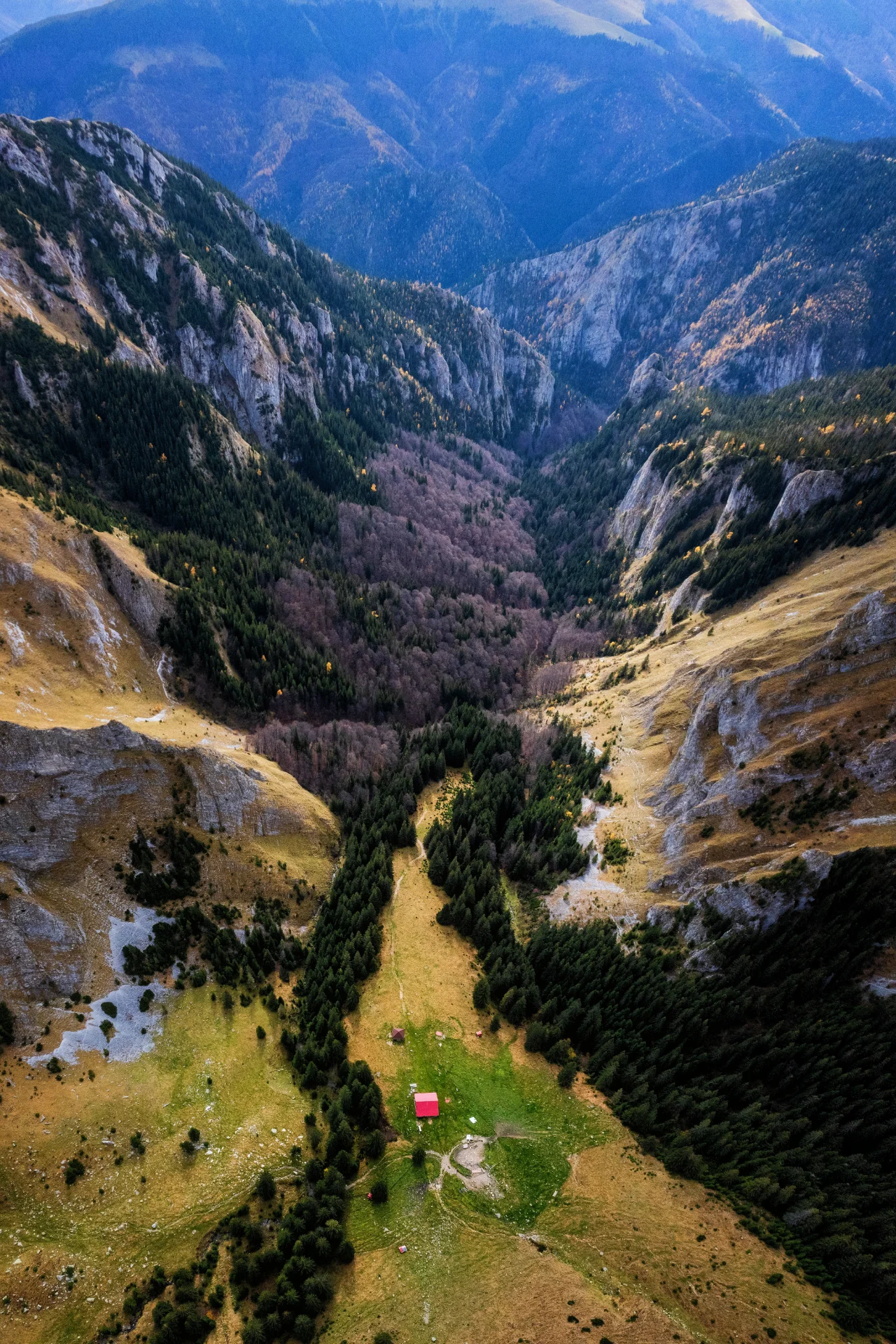Stâna și Cheile Scorota - Parcul National Retezat - Destinatii Romania 33 (1)
