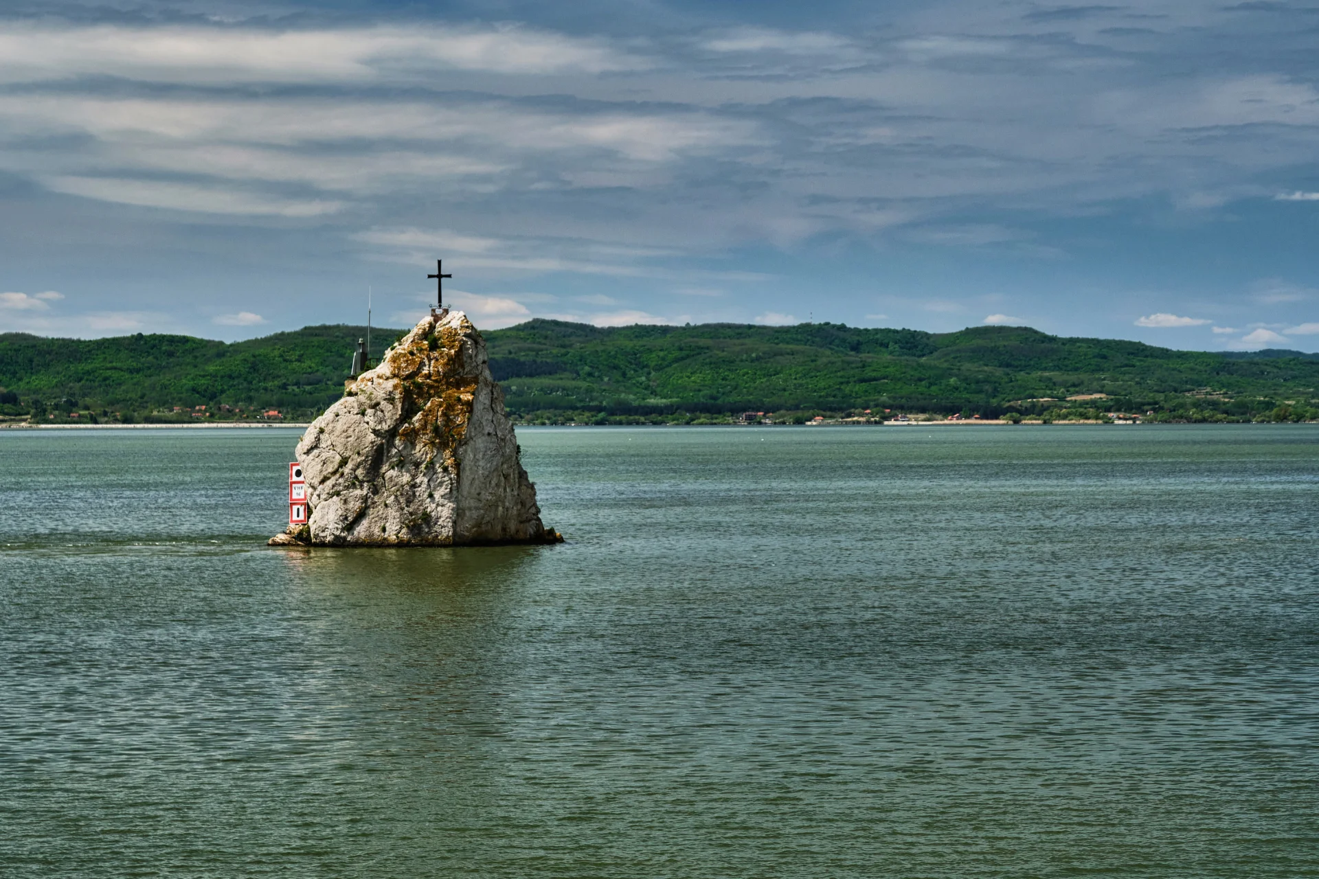 Stânca Baba Caia - Parcul Natural Portile de Fier - Destinatii Romania 73