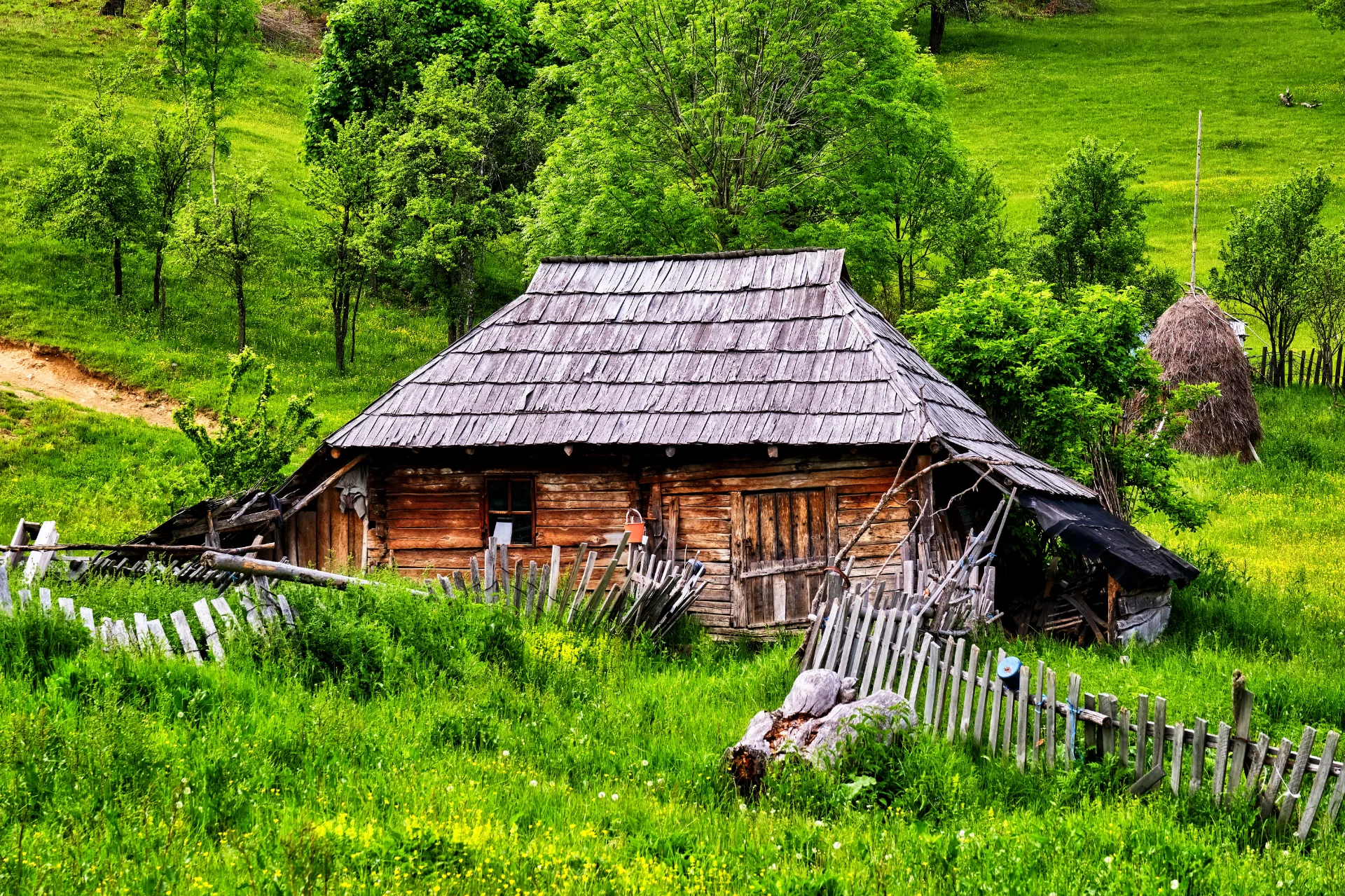 Traseu din Motru Sec - Parcul National Domogled - Valea Cernei - Destinatii Romania 039